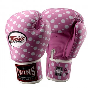 Фото: Перчатки боксерские Twins Special женские FBGV-4W кожа
