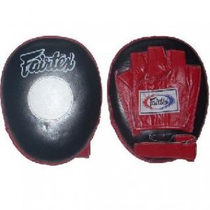 Фото: Лапы боксерские прямые Fairtex классические FMV-4 кожа